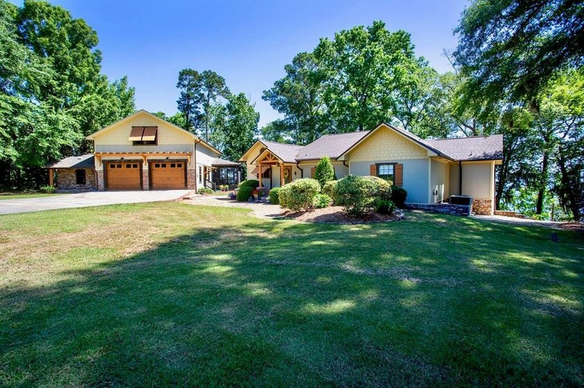 Luxury waterfront living awaits at this exceptional - photo 4