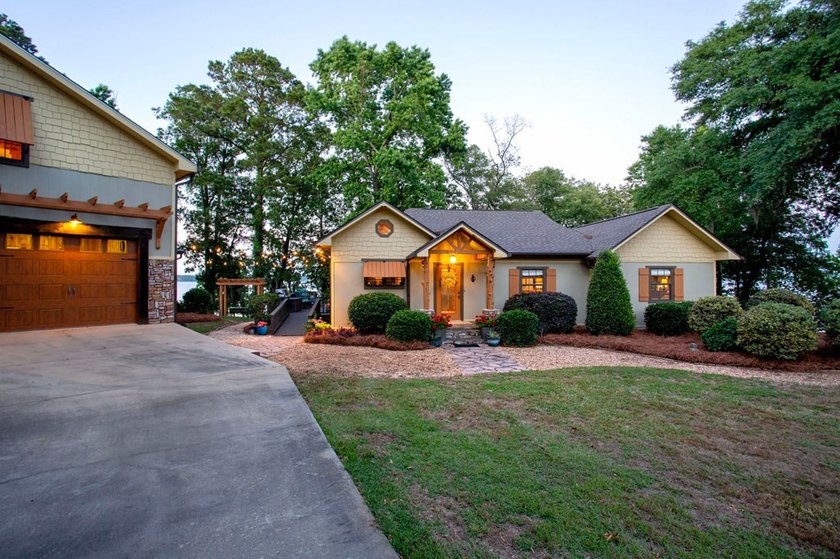 Luxury waterfront living awaits at this exceptional - photo 10