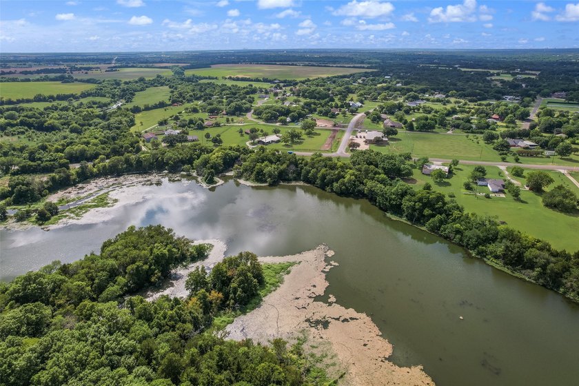 Rare 64 Acre Luxury Waterfront Ranch Estate has a Private - photo 3