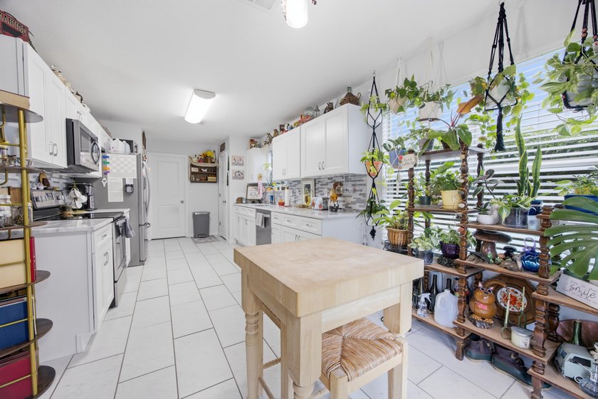 ***Home Sweet Home*** Welcome to this beautifully UPDATED 3 - photo 14