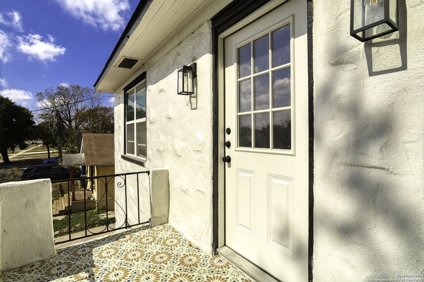 Prime Location!! This Fourplex is a great investment or house - photo 14