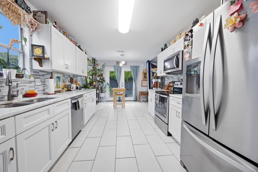 ***Home Sweet Home*** Welcome to this beautifully UPDATED 3 - photo 17