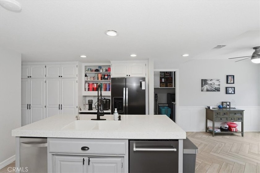 Welcome to this beautifully maintained 4 bedroom, 2.5 bath home - photo 18
