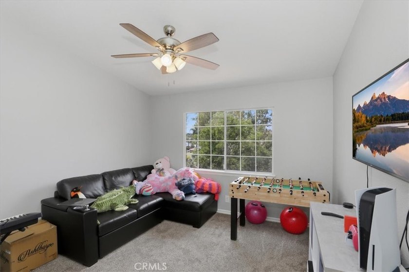 Welcome to this beautifully maintained 4 bedroom, 2.5 bath home - photo 29