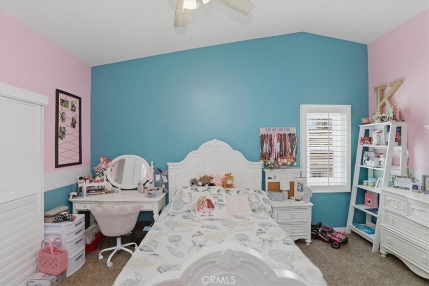 Welcome to this beautifully maintained 4 bedroom, 2.5 bath home - photo 31