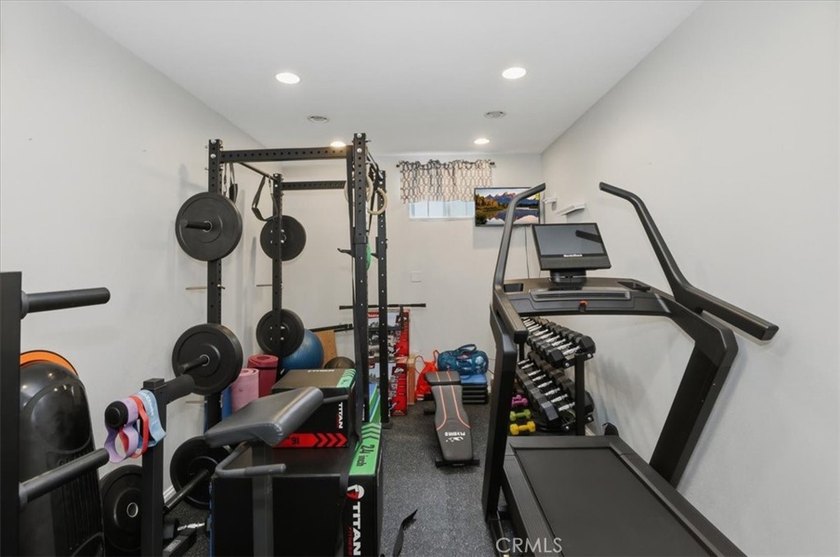 Welcome to this beautifully maintained 4 bedroom, 2.5 bath home - photo 40