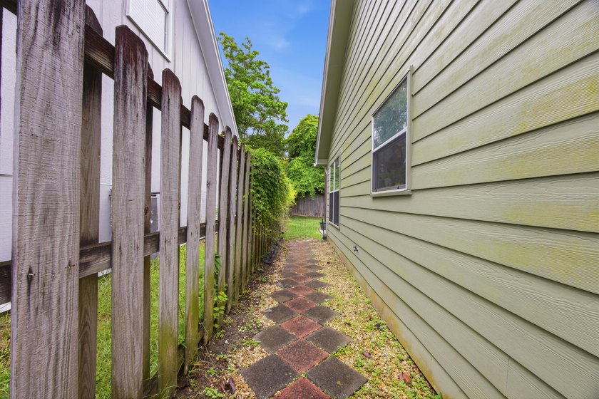 ***Home Sweet Home*** Welcome to this beautifully UPDATED 3 - photo 41