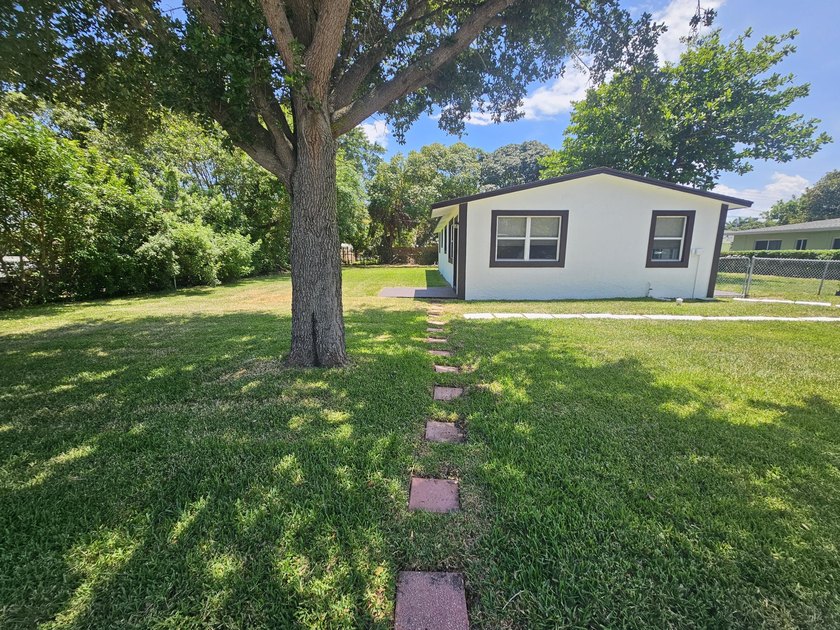 Nicely presented 4 bedroom &amp; 2 bath Home on extra large fenced - photo 9