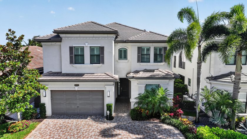 SHOWINGS START ON SATURDAY 05/23 AT 10:30AM Experience the - photo 2