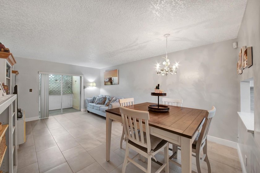 Beautifully updated 2-bedroom, 1-bathroom first-floor condo - photo 5