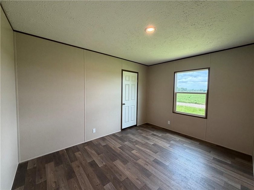 VRM: Sellers will entertain offers between $179,000-$189,000 - photo 13