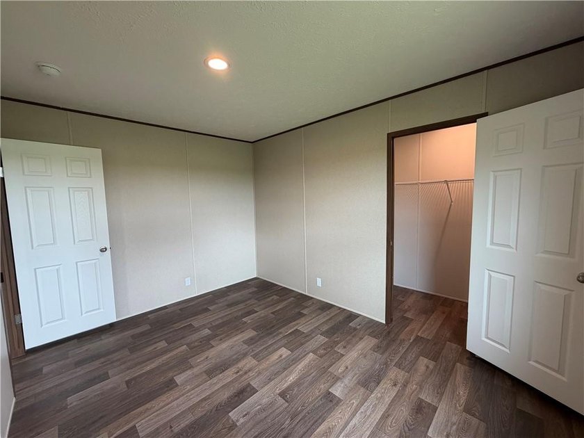 VRM: Sellers will entertain offers between $179,000-$189,000 - photo 14