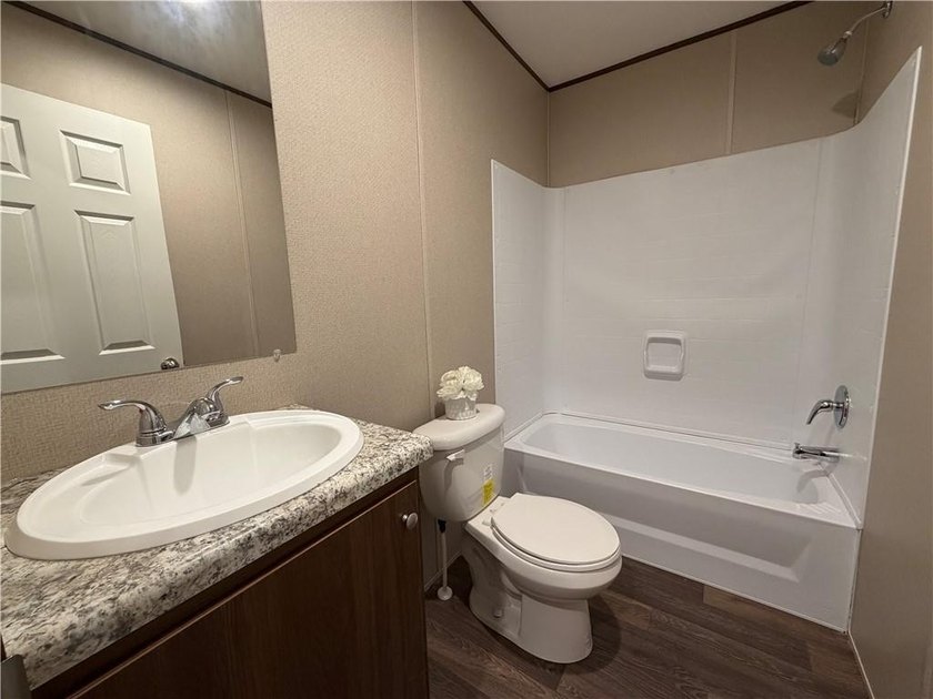VRM: Sellers will entertain offers between $179,000-$189,000 - photo 16
