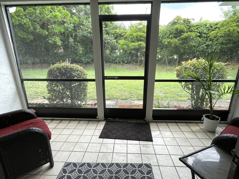 PICKING UP GOOD VIBES IN THIS WELL KEPT PET FRIENDLY COMMUNITY - photo 22