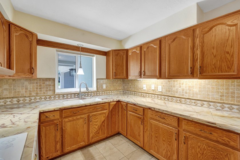 Welcome to this quiet and tucked away section of Oakland Park - photo 40