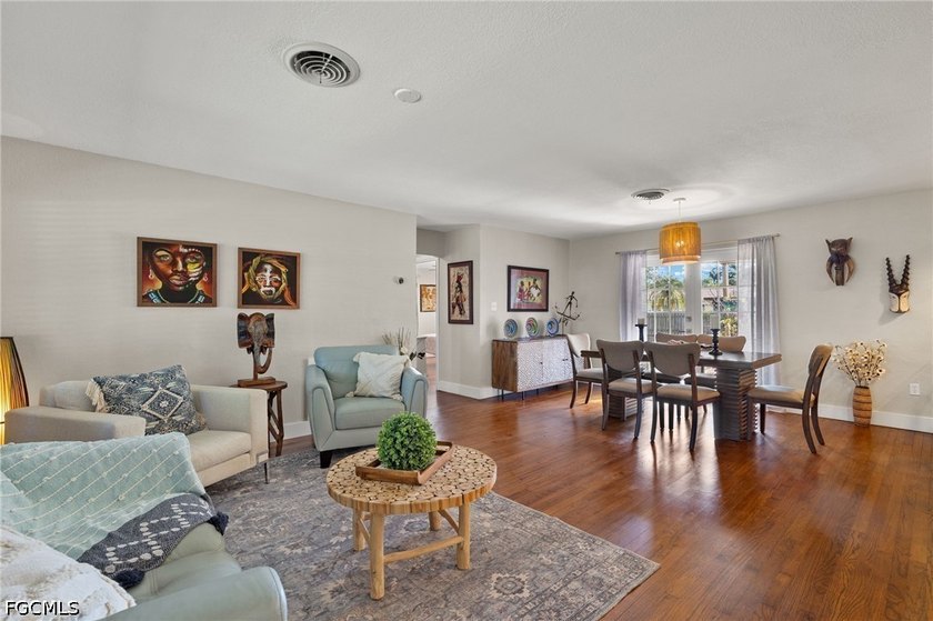 Nestled in the highly desirable Riverside McGregor neighborhood - photo 3