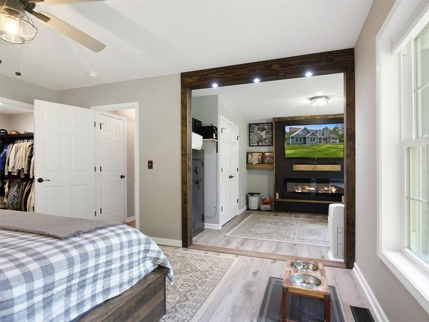 A Rare Opportunity to own a Remarkable Cape Cod that offers 2.6 - photo 16