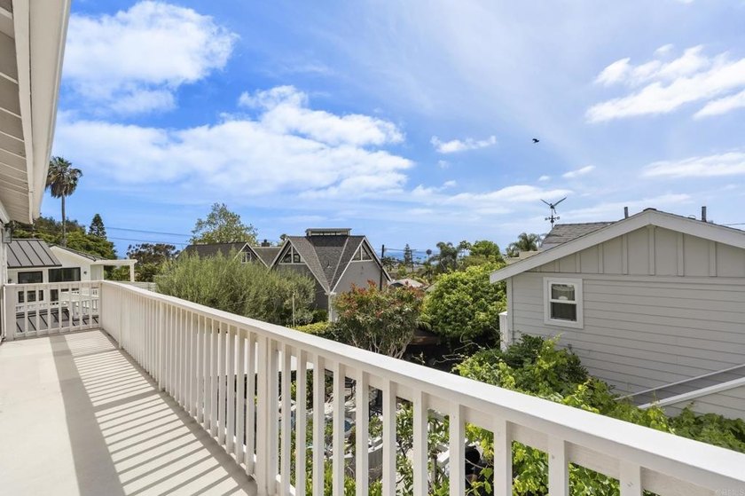 BIRD ROCK SUMMER RENTAL - House &amp; Studio Cottage. Tucked away in - photo 30