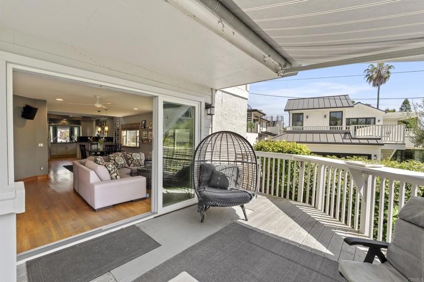 BIRD ROCK SUMMER RENTAL - House &amp; Studio Cottage. Tucked away in - photo 32