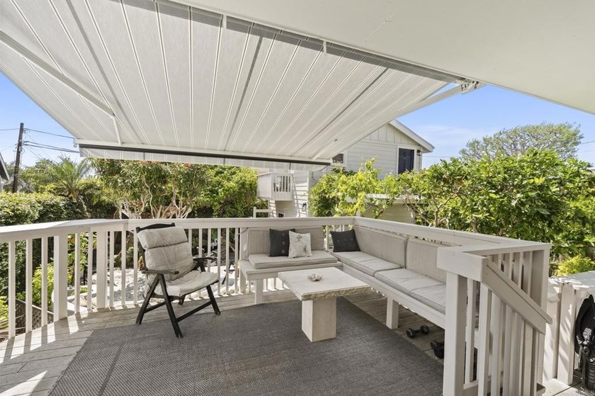 BIRD ROCK SUMMER RENTAL - House &amp; Studio Cottage. Tucked away in - photo 33