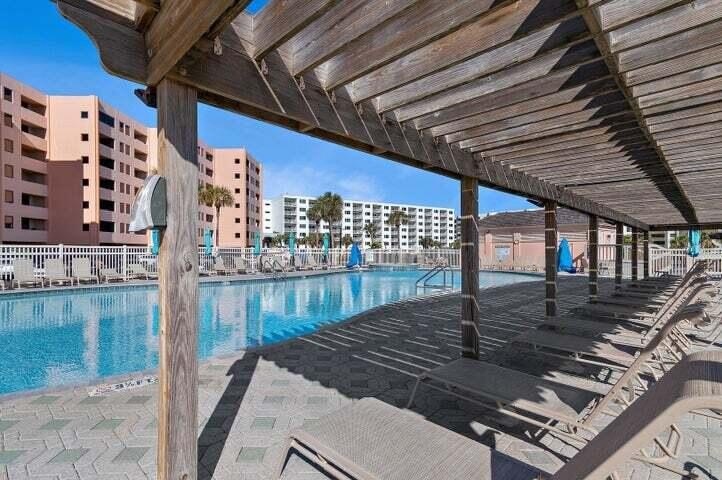 Jetty East is a Gulf front Gated 6-story midrise with under - photo 22