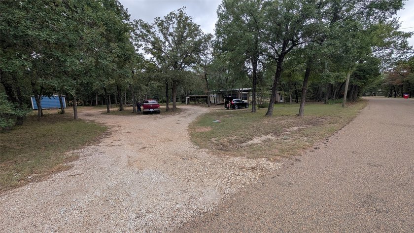 Welcome to your slice of Texas. This 1.06 acre property is - photo 2