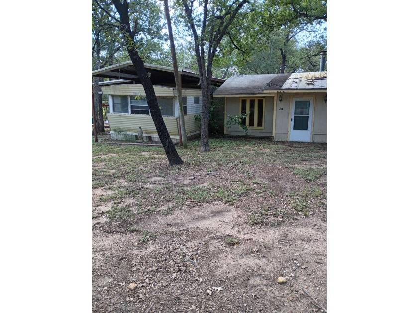 Welcome to your slice of Texas. This 1.06 acre property is - photo 6