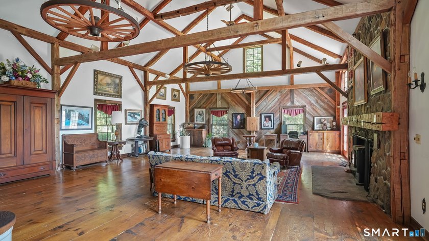 Steeped in history and lovingly preserved, the Elijah Mallett - photo 11