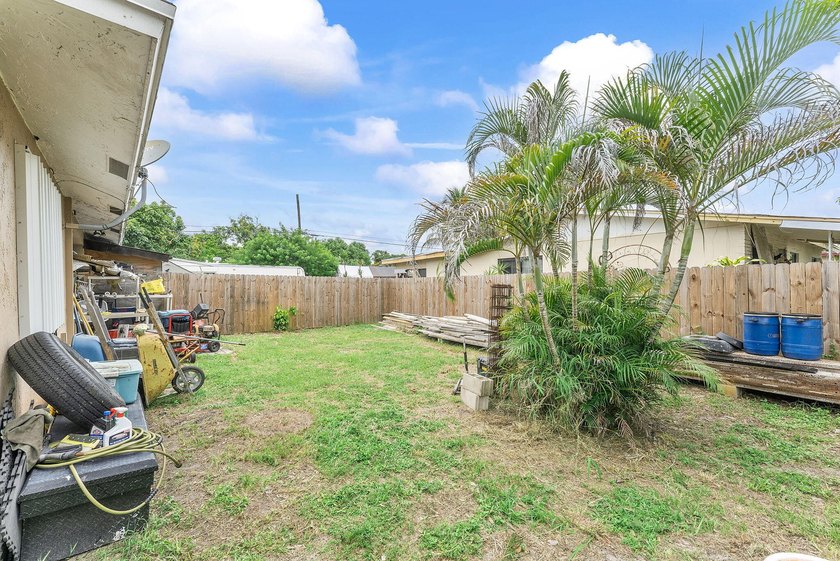 Exceptional investment opportunity! This centrally located CBS - photo 14