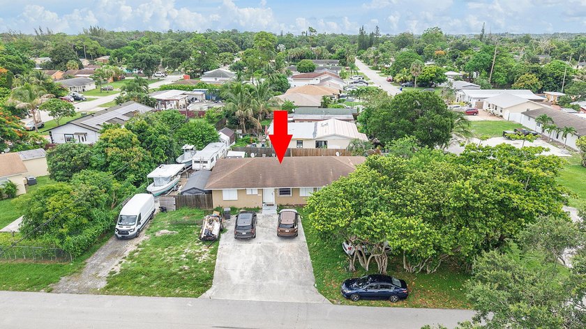 Exceptional investment opportunity! This centrally located CBS - photo 17