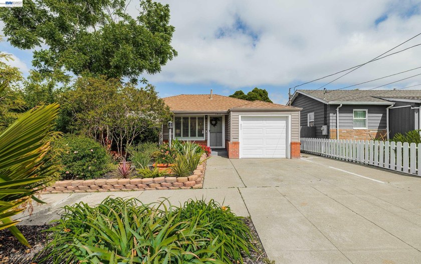 Beautifully updated home nestled in a convenient Richmond - photo 5