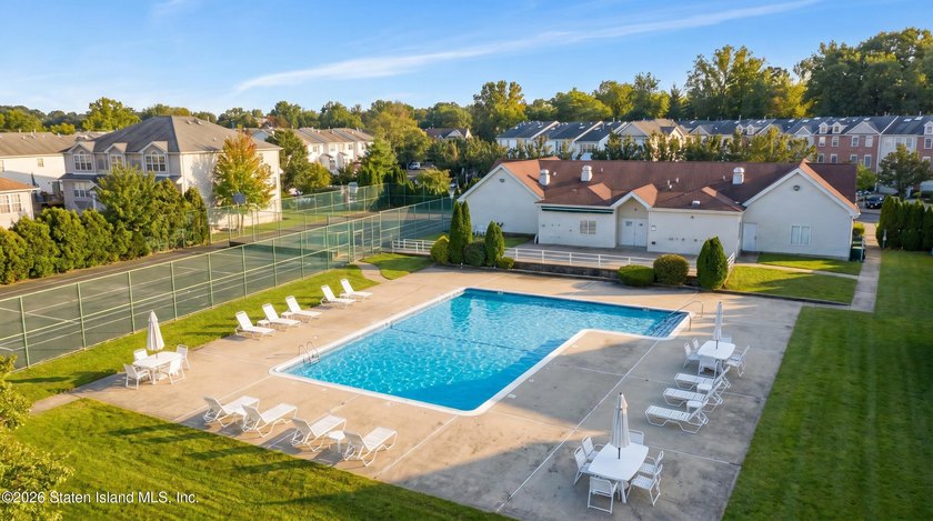 Welcome to 41 Wellington Court. This beautifully updated - photo 25