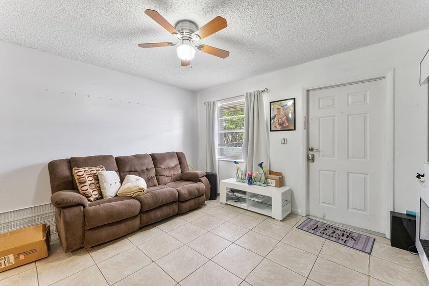 Exceptional investment opportunity! This centrally located CBS - photo 26