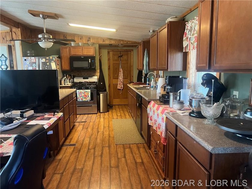 This is a beautiful setting close to town but yet private. This - photo 25
