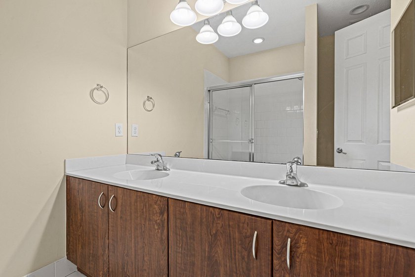 Don't miss this exceptional opportunity to own a cozy townhome - photo 25