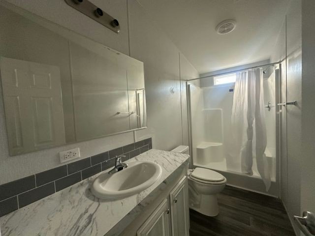 Your everyday escape starts here! Own this spacious 3 bed/2 bath - photo 4