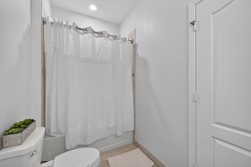 Welcome to this charming 4 bed, 3 full bath, 2 car garage home - photo 24