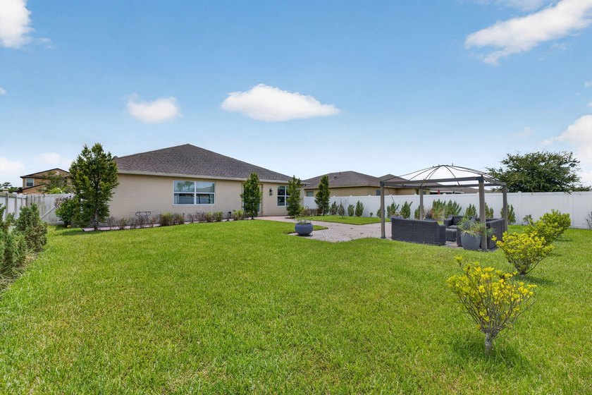 Welcome to this charming 4 bed, 3 full bath, 2 car garage home - photo 36