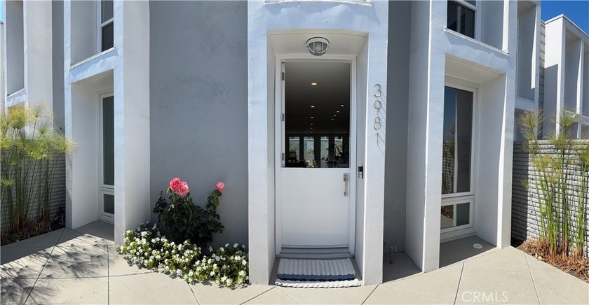 Modern luxury blends with Mid-Century in Weatherly Bay with a 25 - photo 3