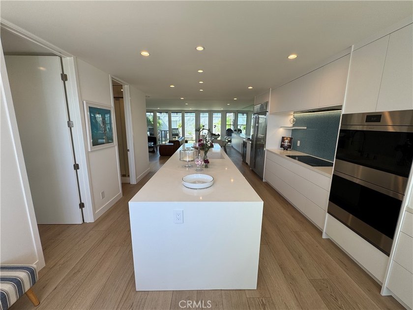 Modern luxury blends with Mid-Century in Weatherly Bay with a 25 - photo 5