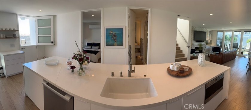 Modern luxury blends with Mid-Century in Weatherly Bay with a 25 - photo 9