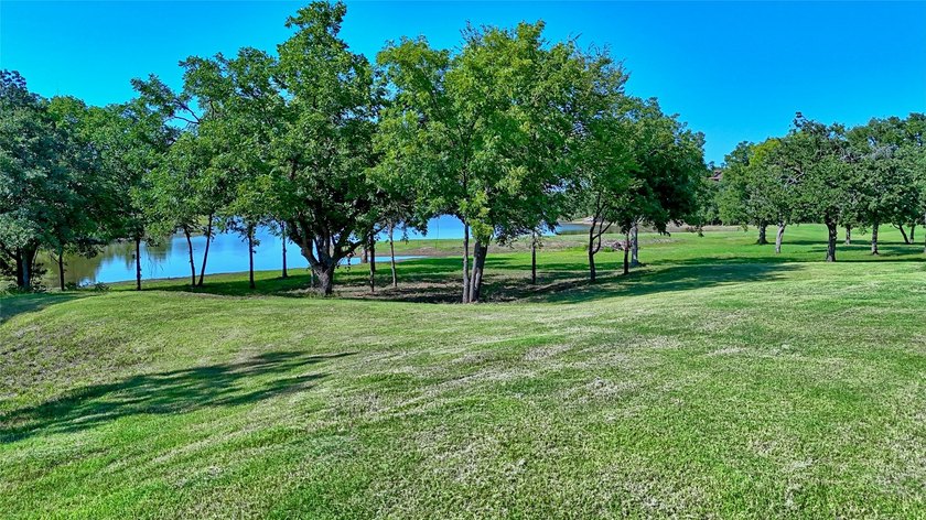 Waterfront acreage located on the west side of Lake Nocona and - photo 2