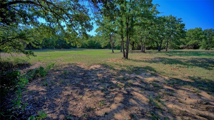 Waterfront acreage located on the west side of Lake Nocona and - photo 7