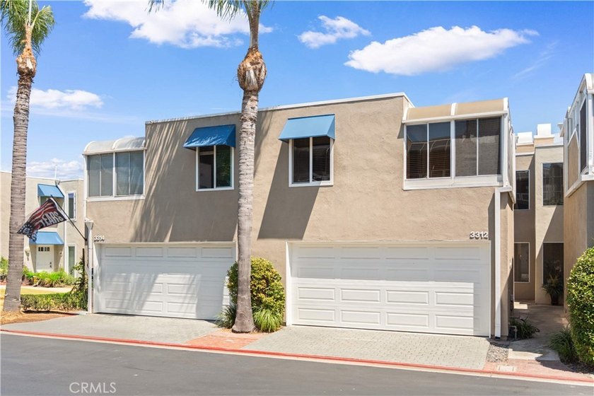Experience the ultimate Huntington Harbour lifestyle in this - photo 2