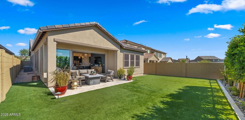Beautifully upgraded Blandford home offering 3 BRs and 3 full - photo 20