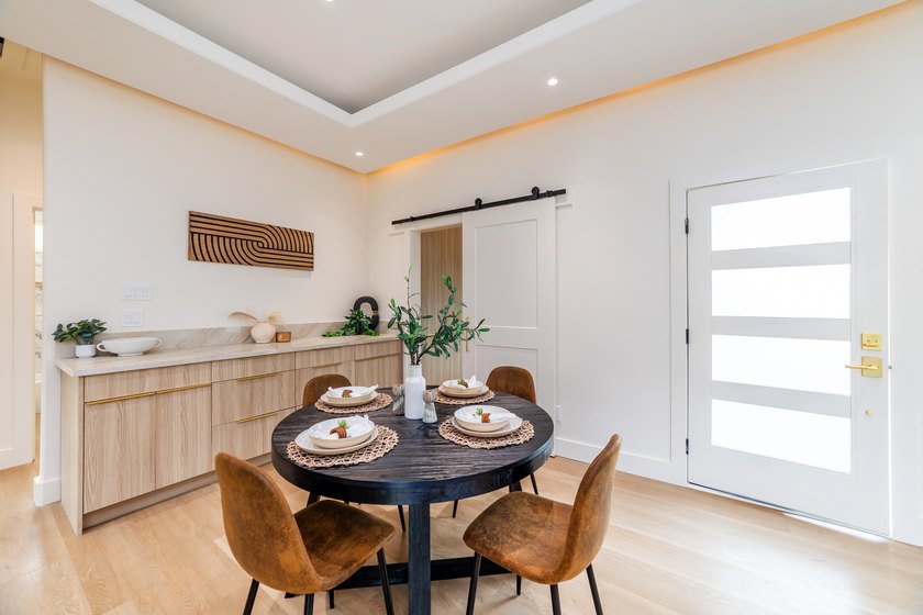Welcome to Your Dream Home! Experience modern luxury at its - photo 8