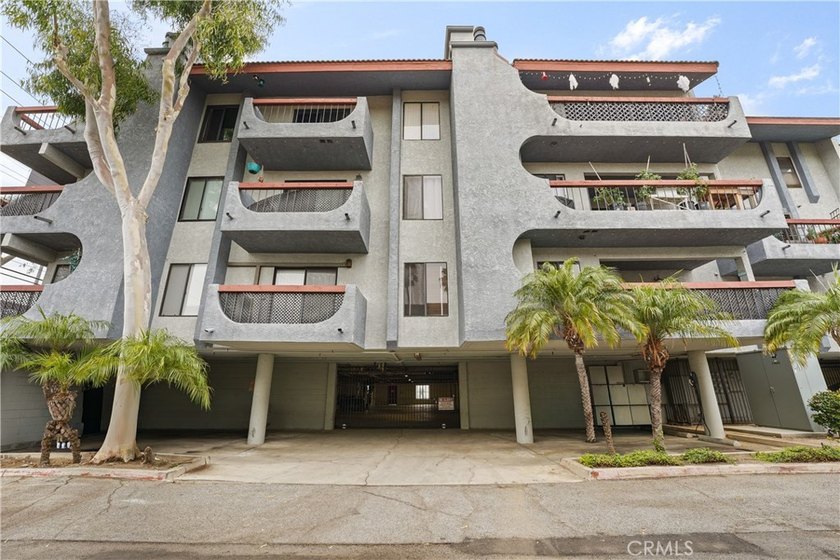 Situated in the highly sought-after Belmont Heights / 4th Street - photo 12