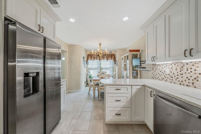 Oceanside - Brower Oakview Condominium - Beautiful 3-bedroom, 2 - photo 11