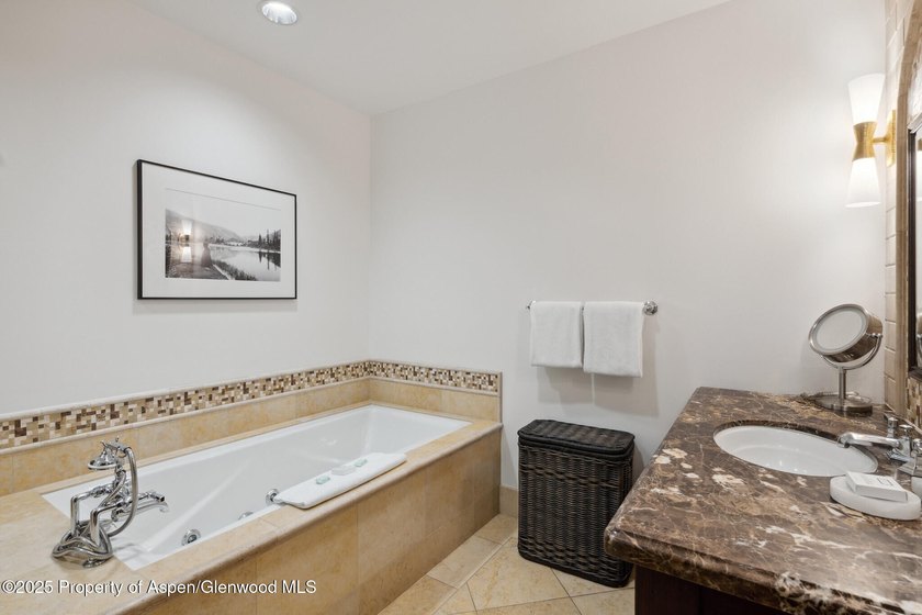 2024 renovations completed (including new decor, furniture - photo 13