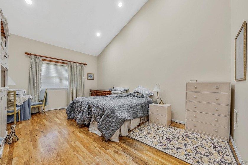 Oceanside - Brower Oakview Condominium - Beautiful 3-bedroom, 2 - photo 25